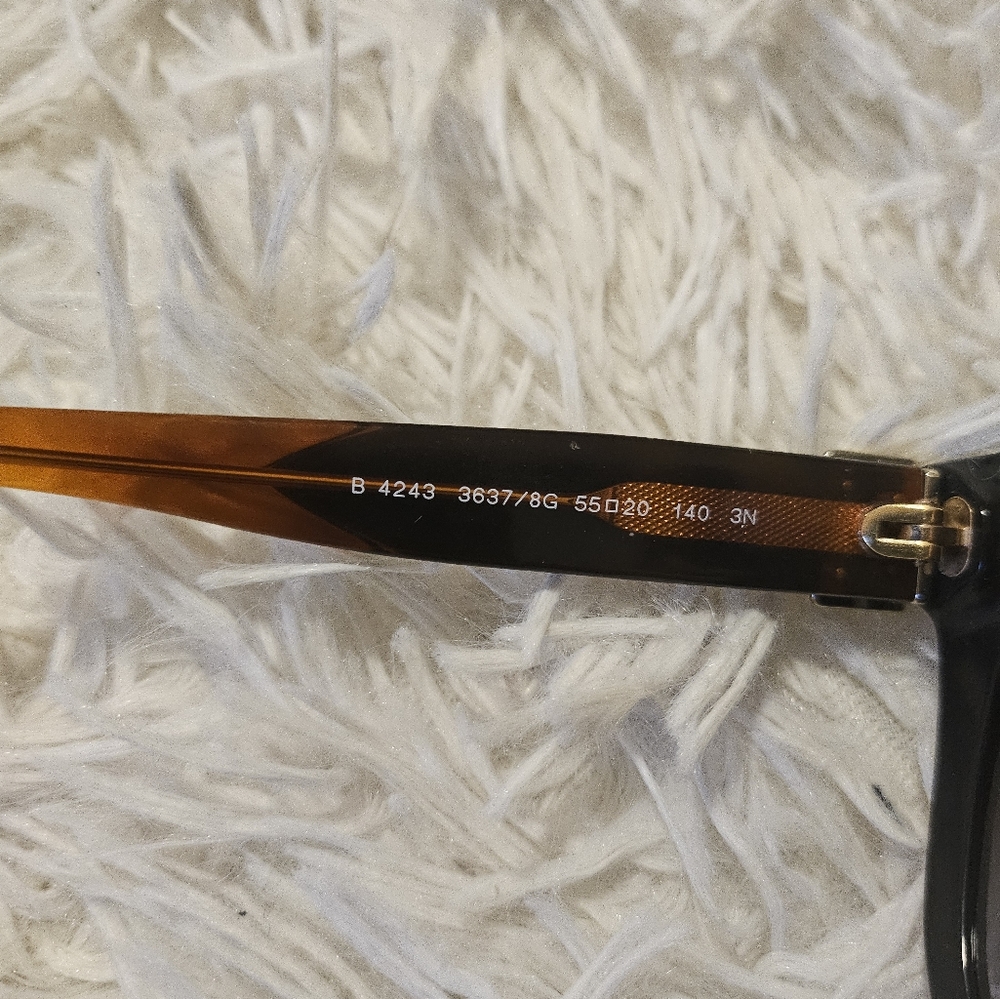 Sunglasses - Picture 2 of 8